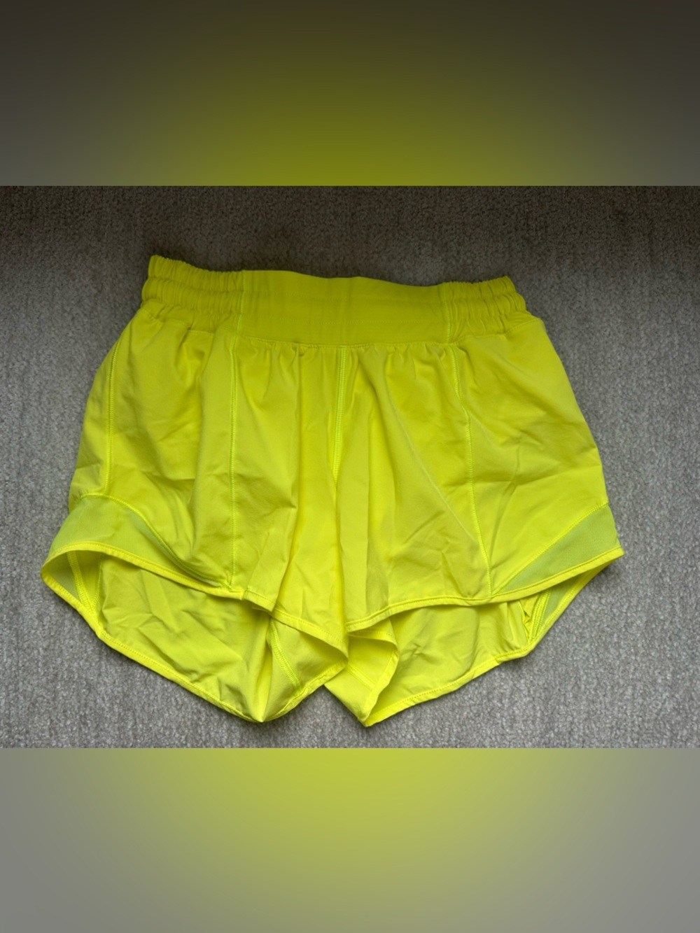 Women’s lululemon Neon Yellow Hotty hot Athletic Shorts- size 4